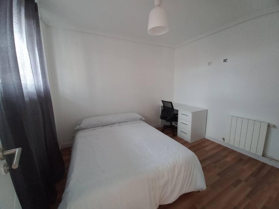 Apartamento En Santander Soleado Y Con Terraza. Luaran gambar